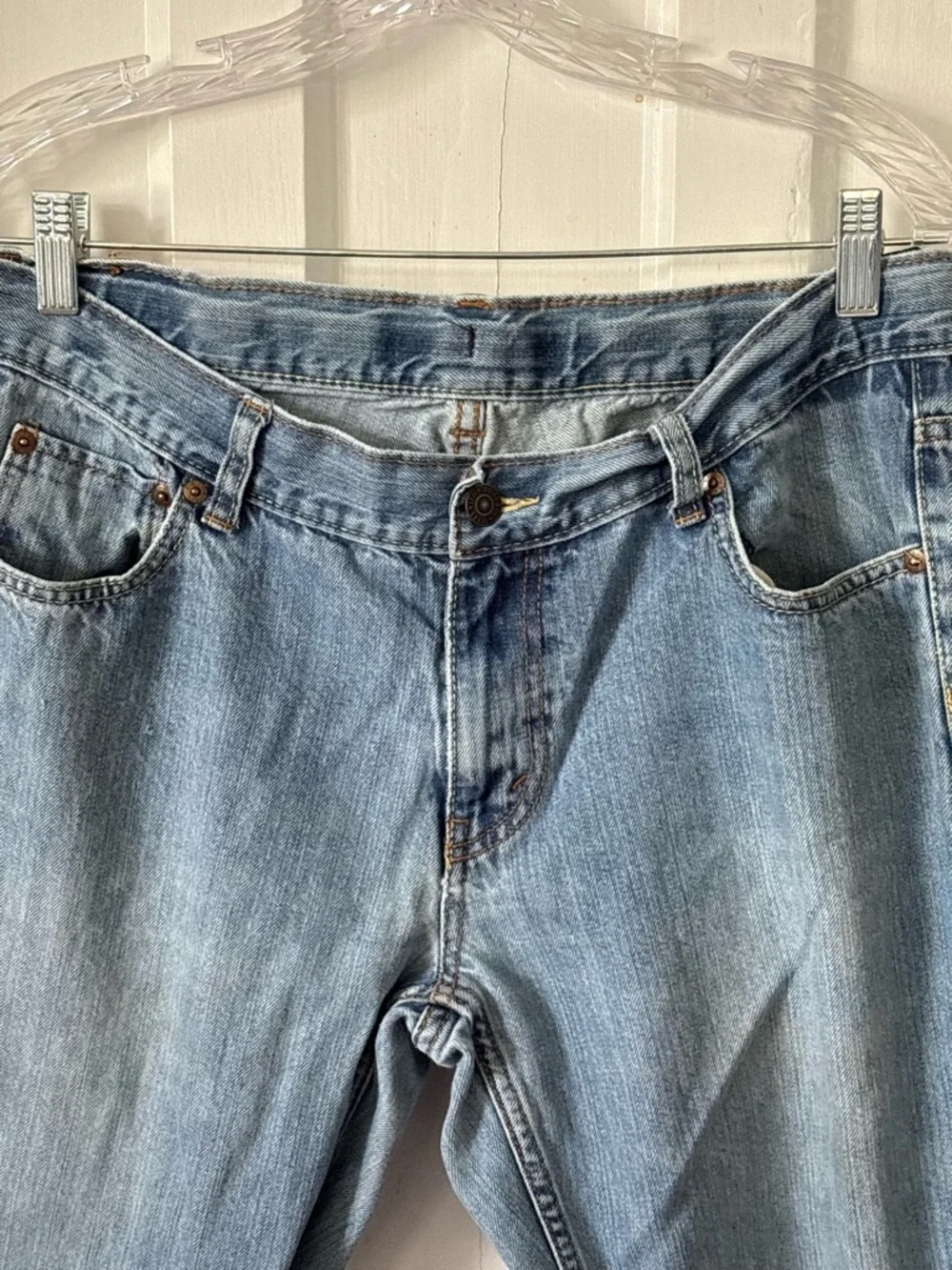 Levis relaxed light